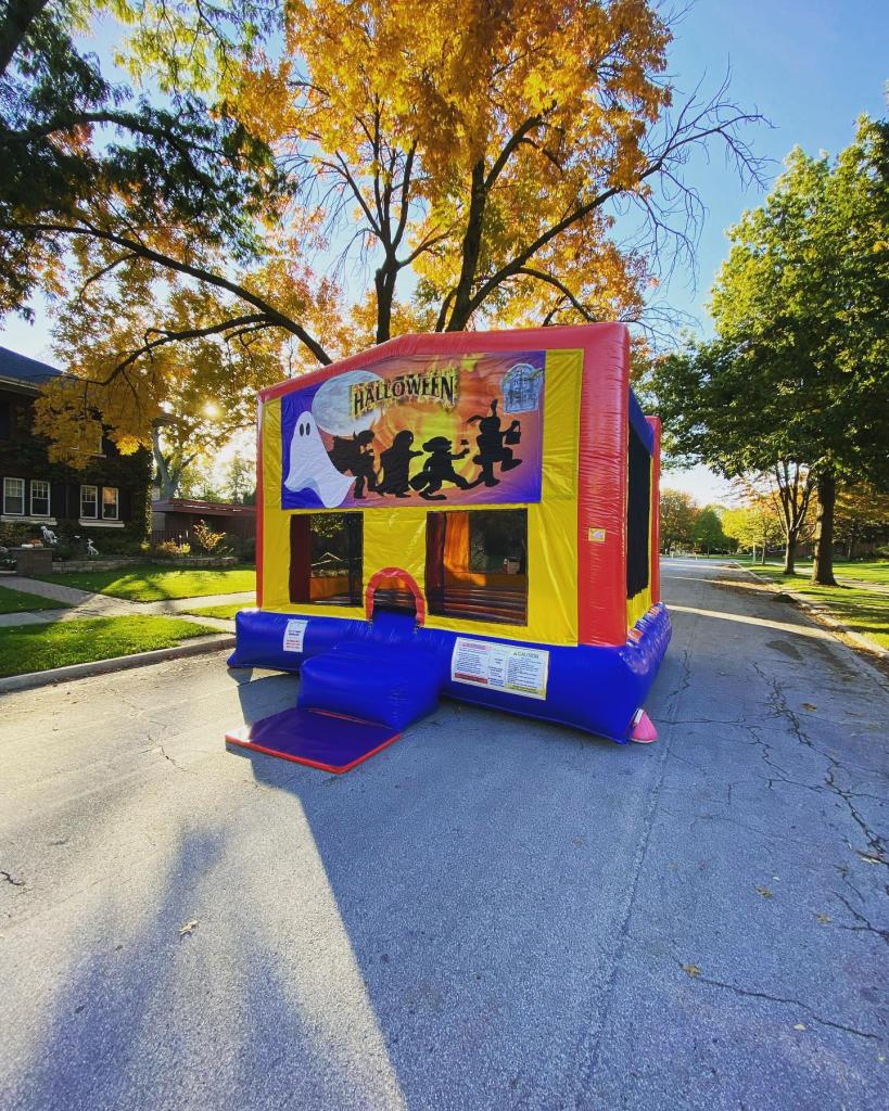 Bounce house with water slide in Chicago